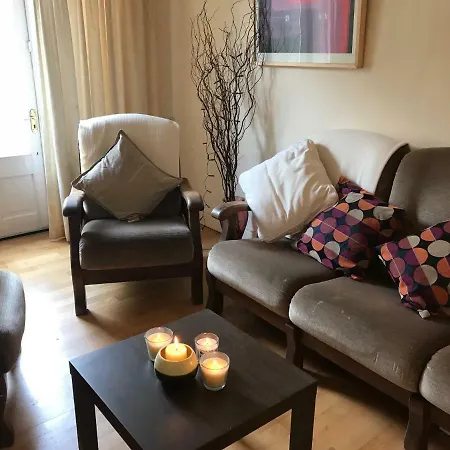 152 Connaught Street Apartment *